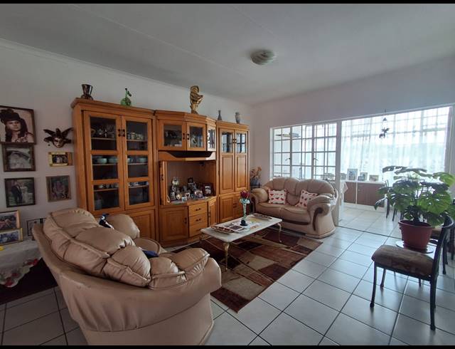 1 BEDROOM APARTMENT FOR SALE IN SUNAIR PARK